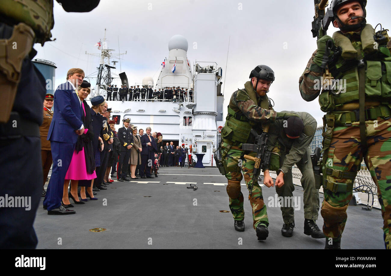 (left to right) King Willem-Alexander and Queen Maxima of the Netherlands with the Countess and Earl of Wessex on HMS Belfast in London watch an on-the-water capability demonstration between the Royal Netherlands Marine Corps and the Royal Marines. Stock Photo