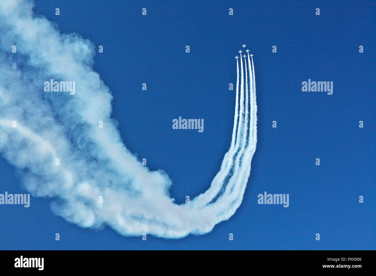 Airplanes in the sky Stock Photo Alamy