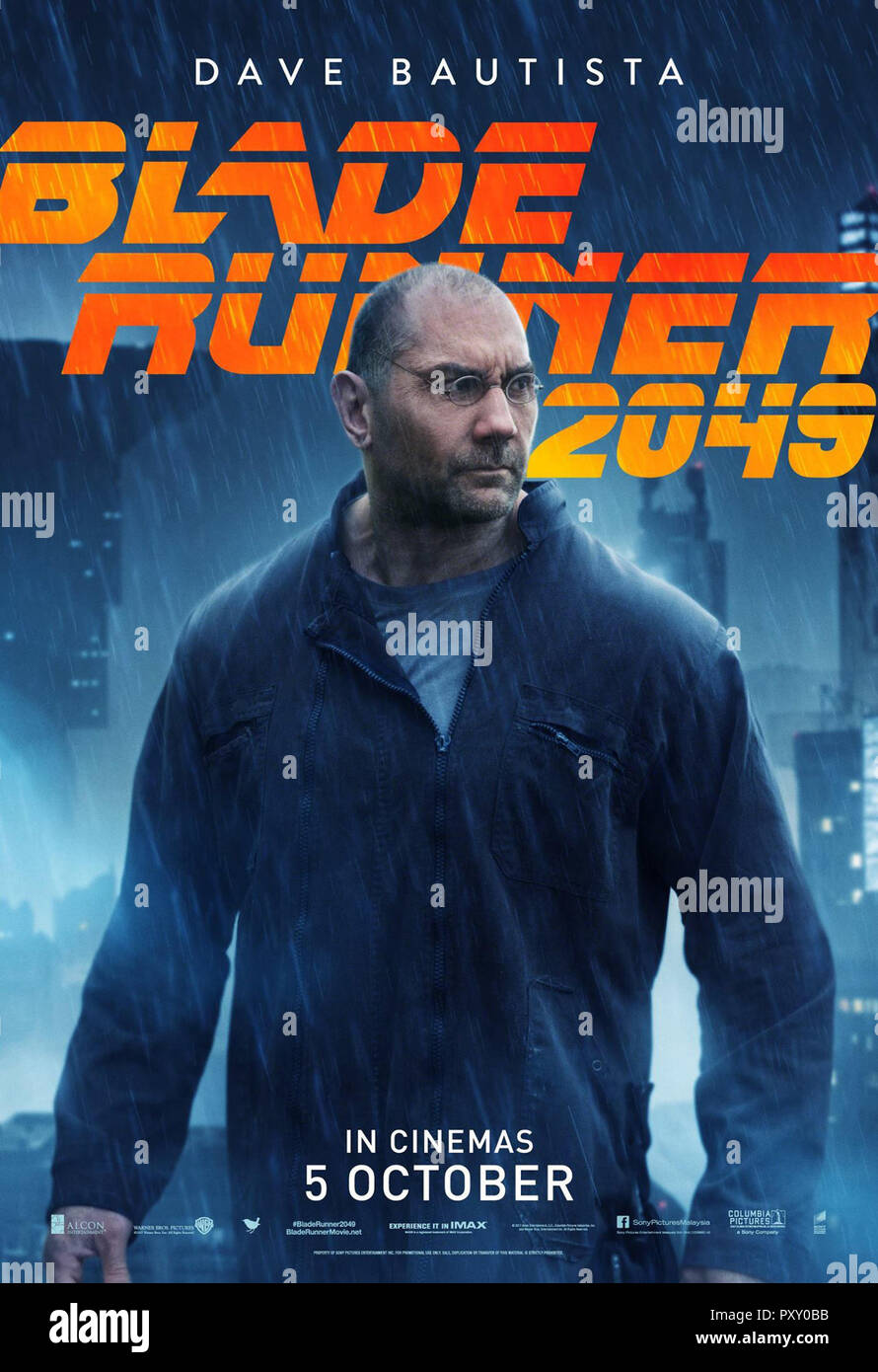 USA. Dave Bautista in the ©Warner Bros. new movie: Blade Runner 2049  (2017). Plot: Thirty years after the events of the first film, a new blade  runner, LAPD Officer K (Ryan Gosling)