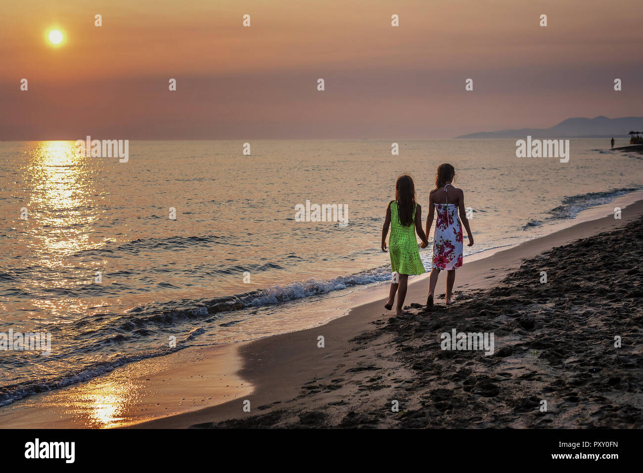 Girls walking together hi-res stock photography and images - Alamy