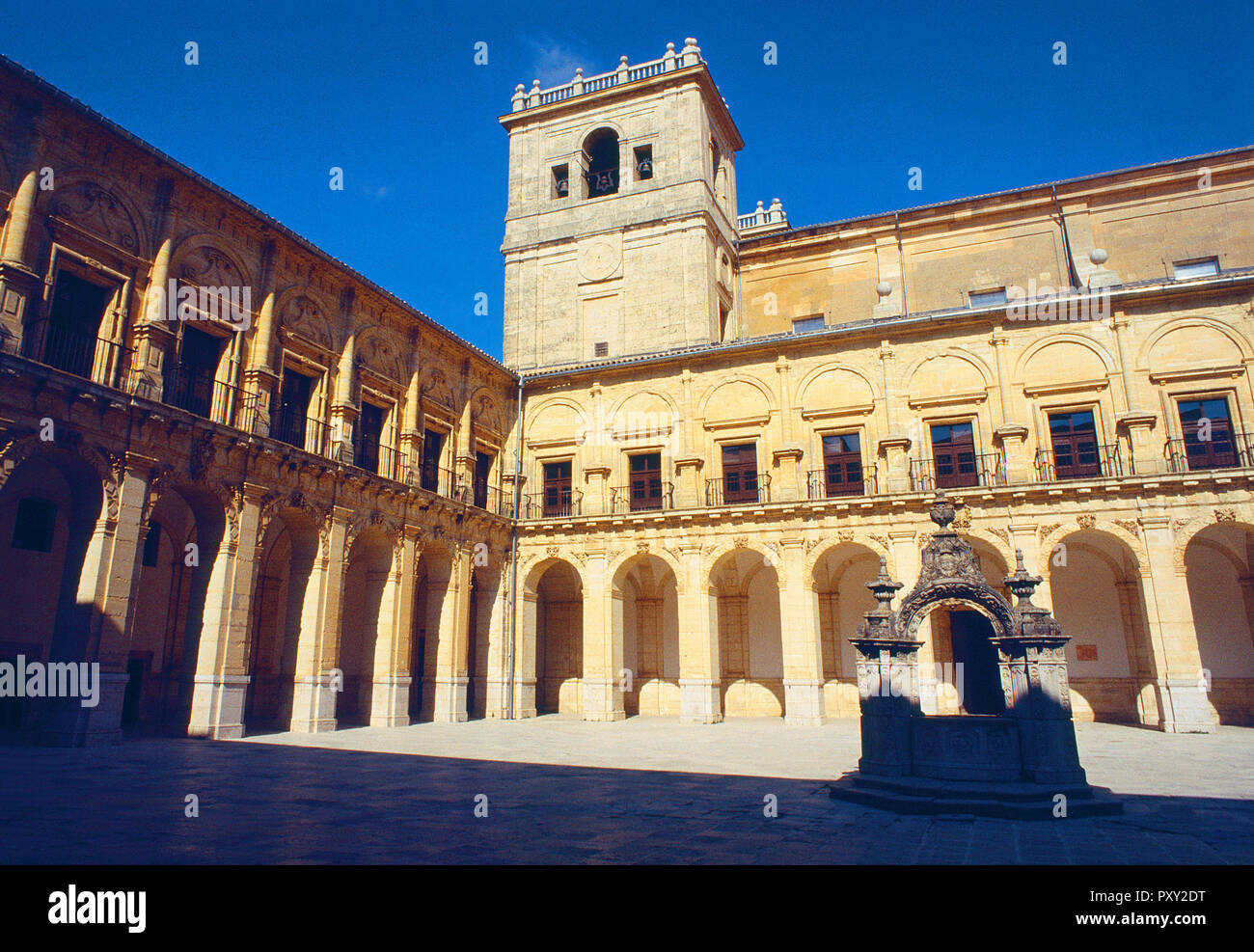 Cloister of the monastery. Ucles, Cuenca province, Castilla La Mancha, Spain. Stock Photo