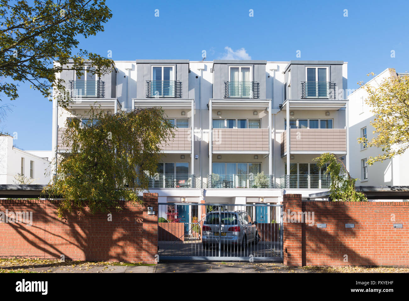 Row of ultra modern mews houses hires stock photography and images Alamy