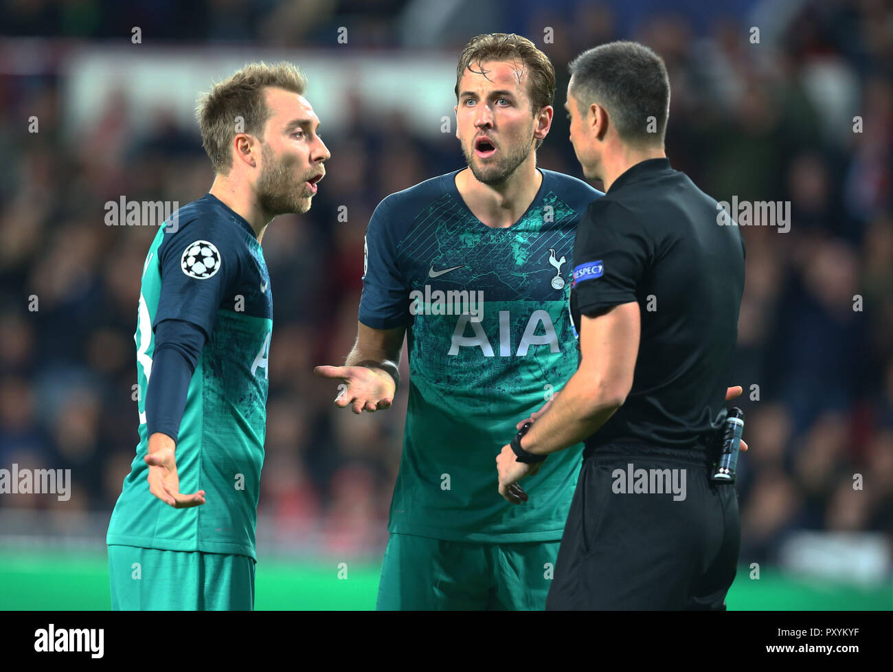 Eindhoven, Netherlands. October 24. 2018 Tottenham Hotspur's Harry Kane not happy with the decision during UAFA Champion League Group B match between PSV Eindhoven and Tottenham Hotspur at Phillips Stadium, Eindhoven, Netherlands on 24 Oct 2018. Editorial use only, license required for commercial use. No use in betting, games or a single club/league/player publications. Credit: Action Foto Sport/Alamy Live News Stock Photo