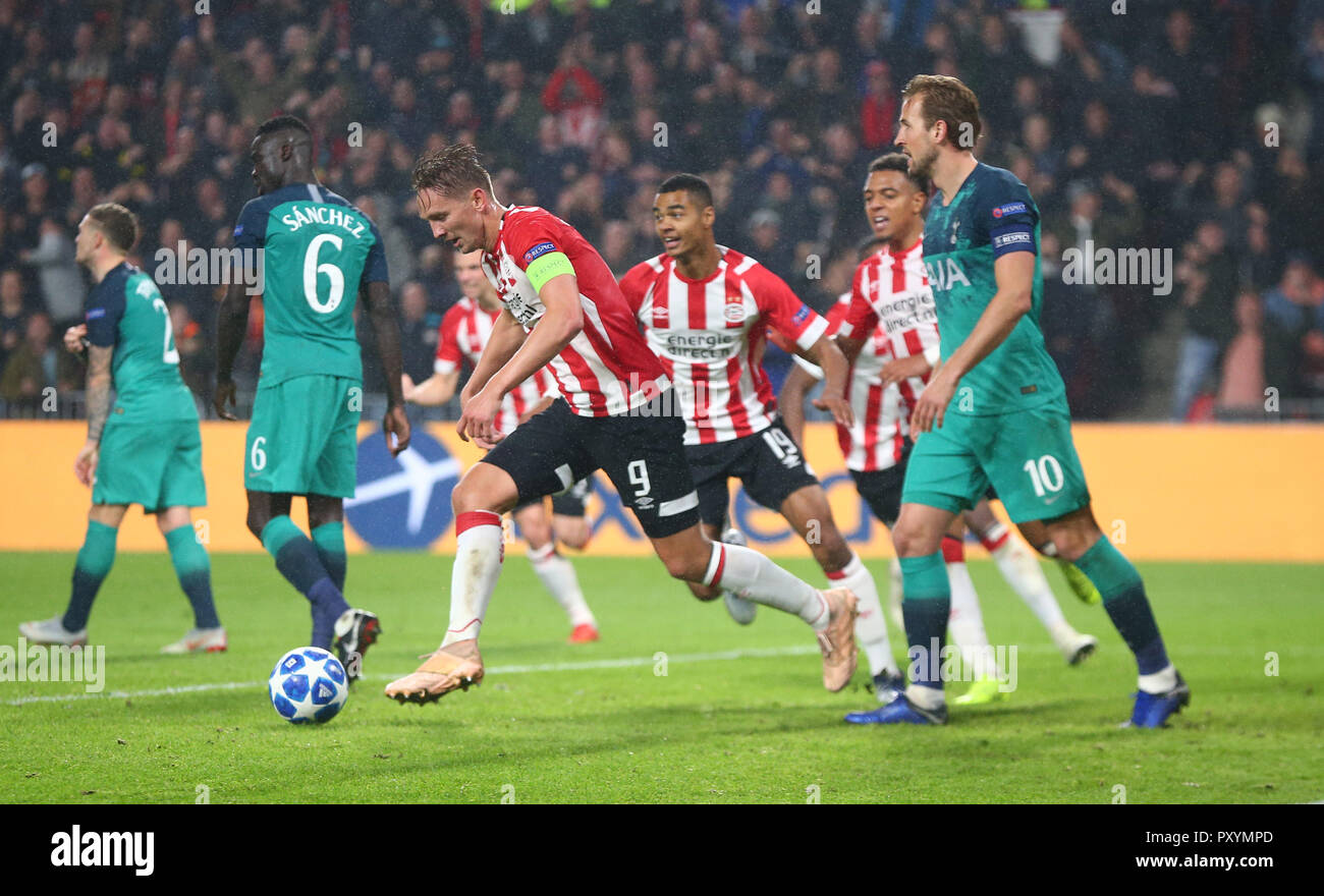 Eindhoven, Netherlands. October 24. 2018 Luuk de Jong of PSV Eindhoven  scores his sides equalising goal to make the score 2-2- during UAFA Champion League Group B match between PSV Eindhoven and Tottenham Hotspur at Phillips Stadium, Eindhoven , Netherlands on 24 Oct 2018.  Credit Action Foto Sport Credit: Action Foto Sport/Alamy Live News Stock Photo