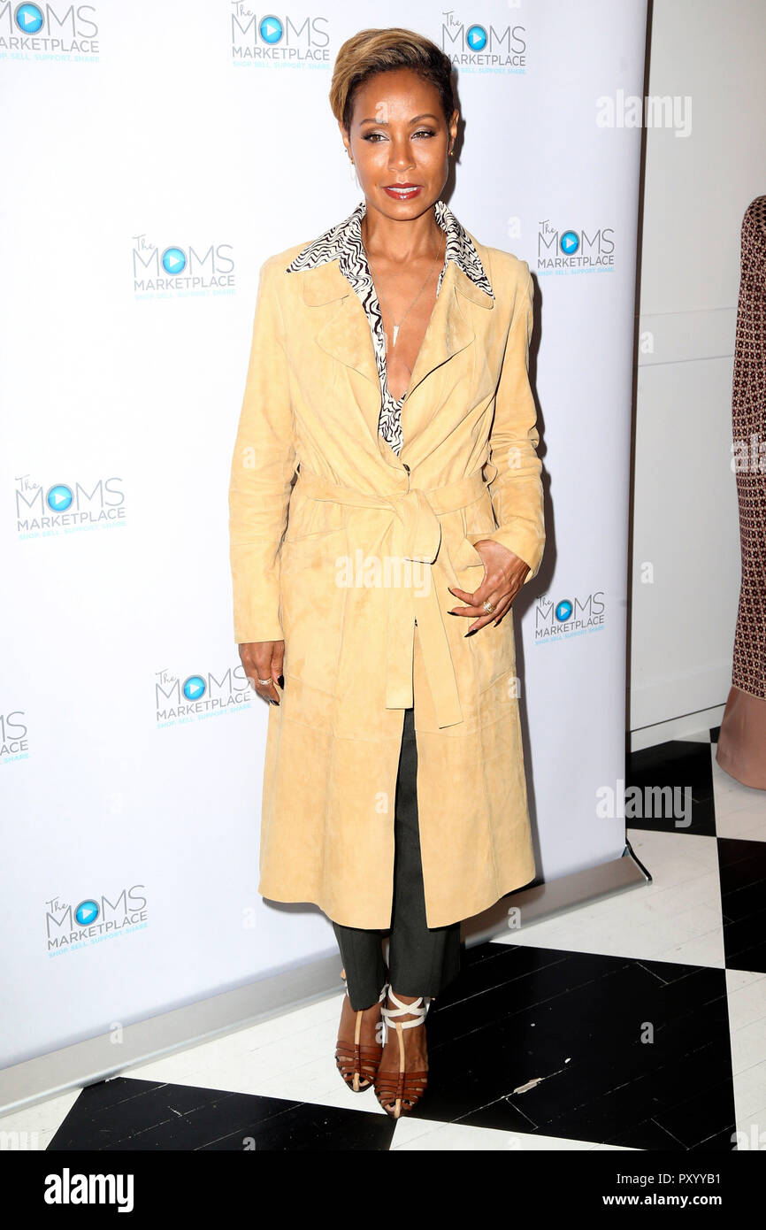 New York, USA. 23rd Oct, 2018. Jada Pinkett Swithh featured in the talk show 'Red Table Talk' at The MOMS Marketplace. New York, 23.10.2018 | usage worldwide Credit: dpa/Alamy Live News Stock Photo