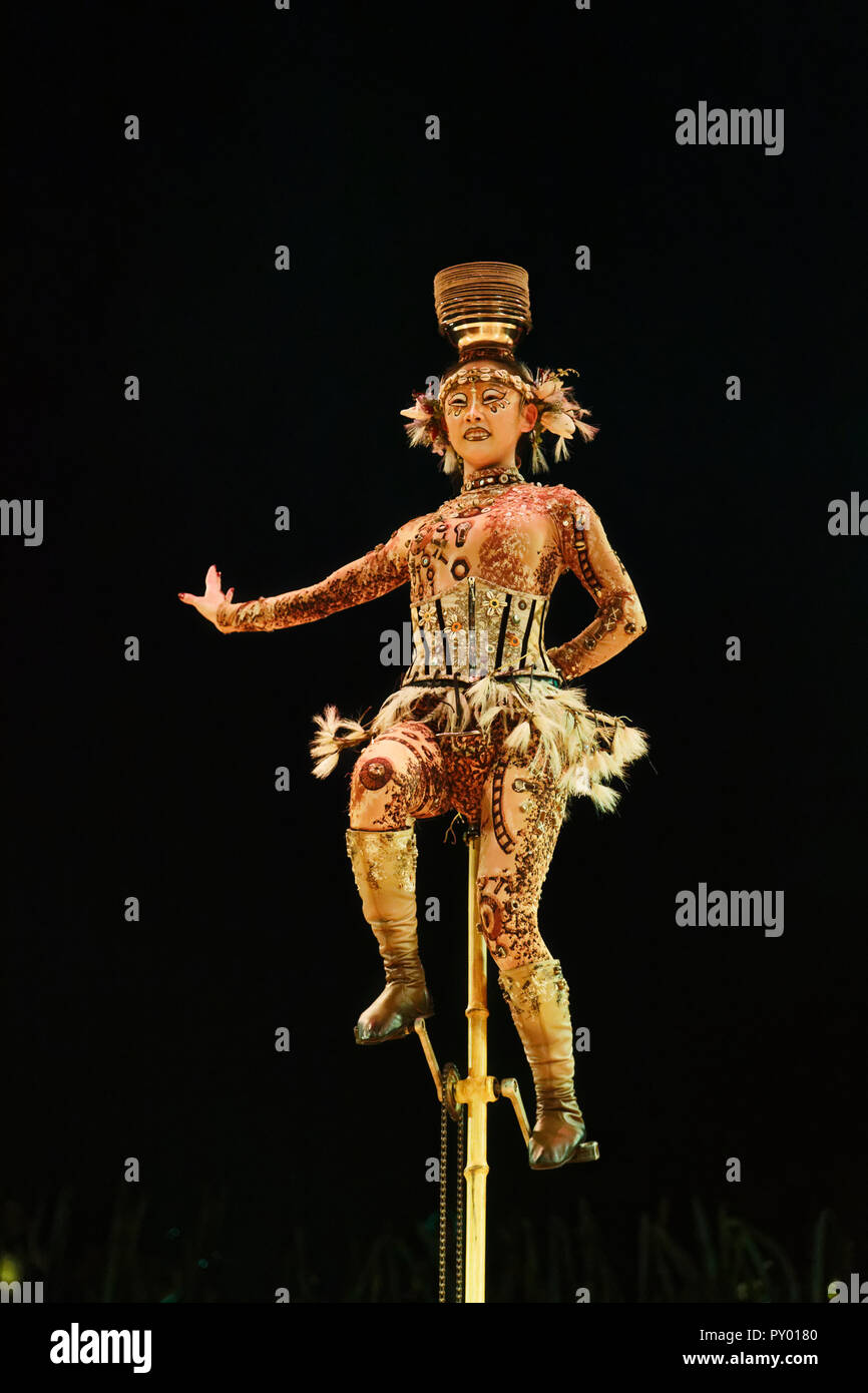 Paris, France. 24th Oct, 2018. Unicycles with Bowls, Ju Qianquian, Liu