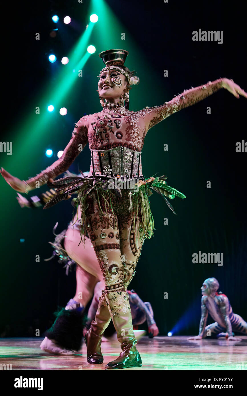Paris, France. 24th Oct, 2018. Unicycles with Bowls, Ju Qianquian, Liu