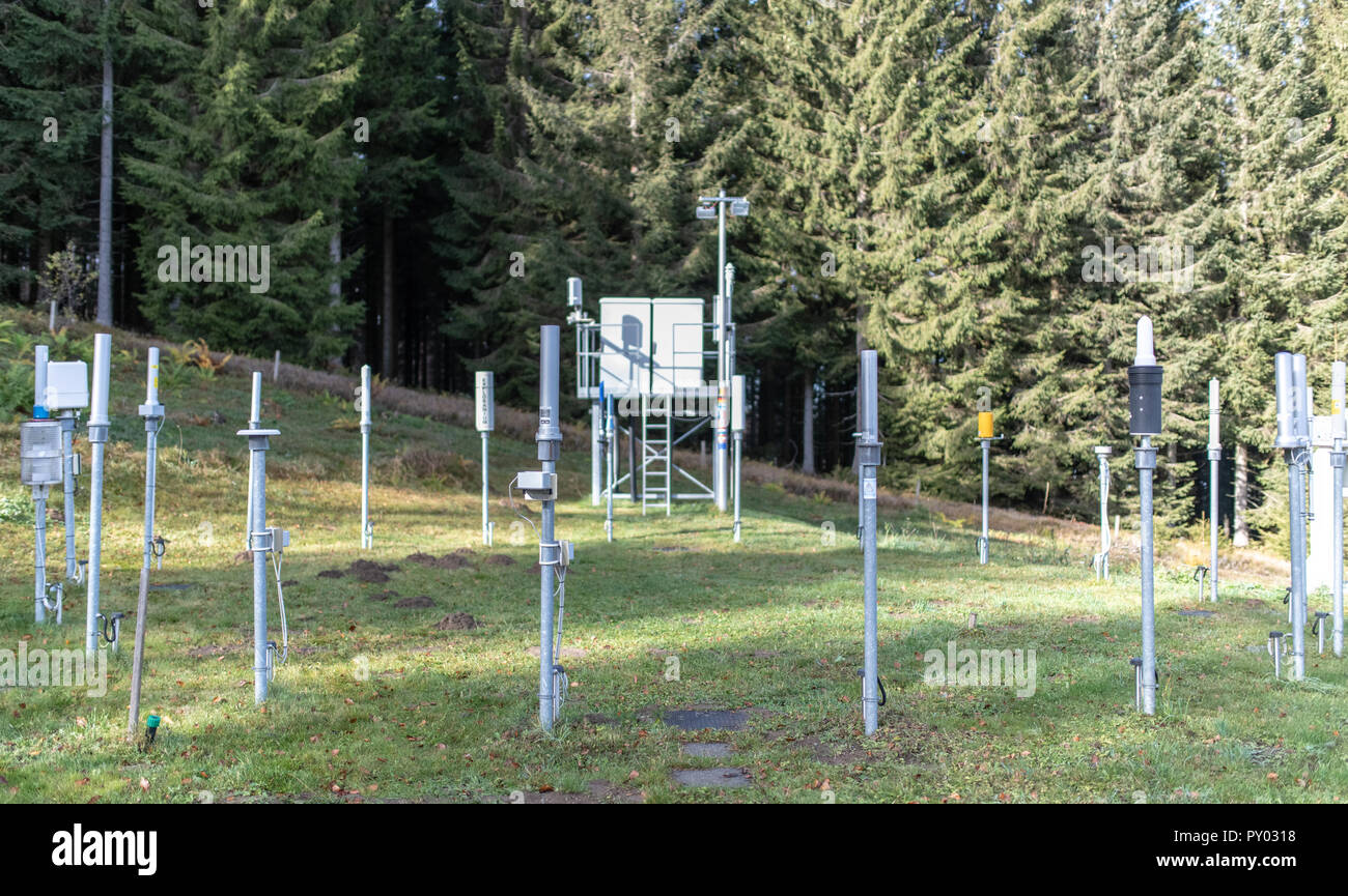 Oberried, Germany. 25th Oct, 2018. A Geiger-Müller counter tube for  measuring radioactivity stands in front of a forest. The facility of the  Federal Office for Steel Protection (BfS) on the Schwarzwaldberg  Schauinsland