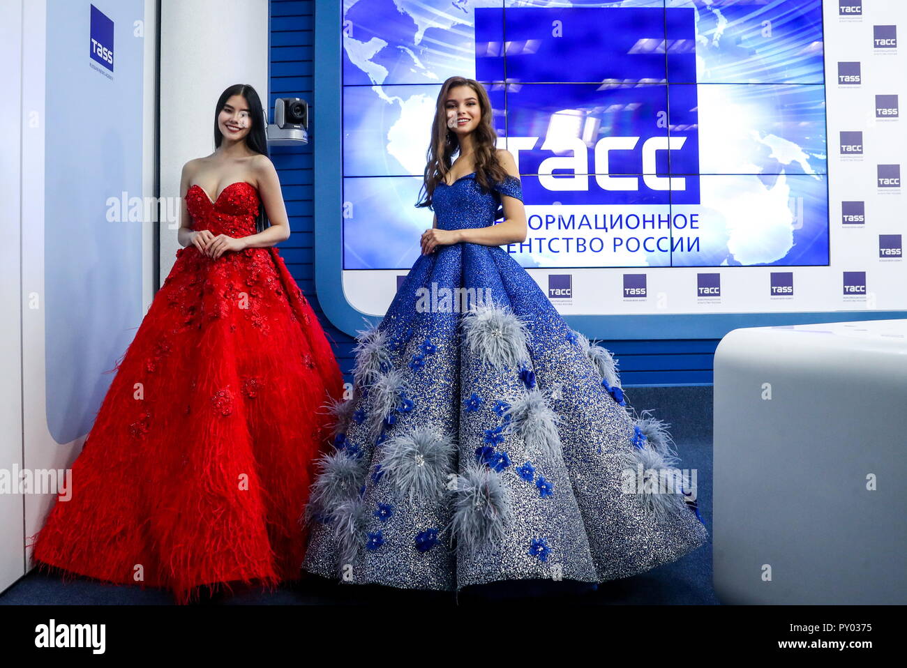 Moscow Russia October 25 18 Natalya Stroeva L Second Runner Up At Miss Russia Beauty Pageant And Miss Russia 18 Yulia Polyachikhina A Participant In The Miss Universe 18 Beauty