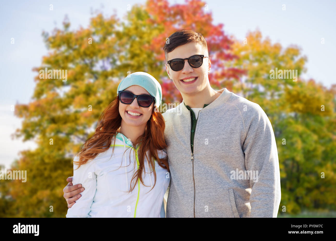 Romantic Teenage Couple Tree In High Resolution Stock Photography and ...