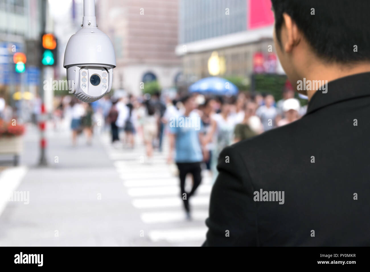 Machine Learning analytics identify person technology , Artificial intelligence ,Big data , iot concept. Cctv , security camera and face recognition p Stock Photo