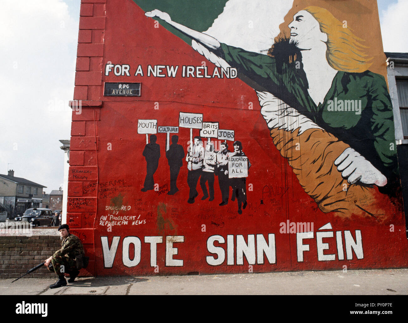Republican sinn fein hi-res stock photography and images - Alamy