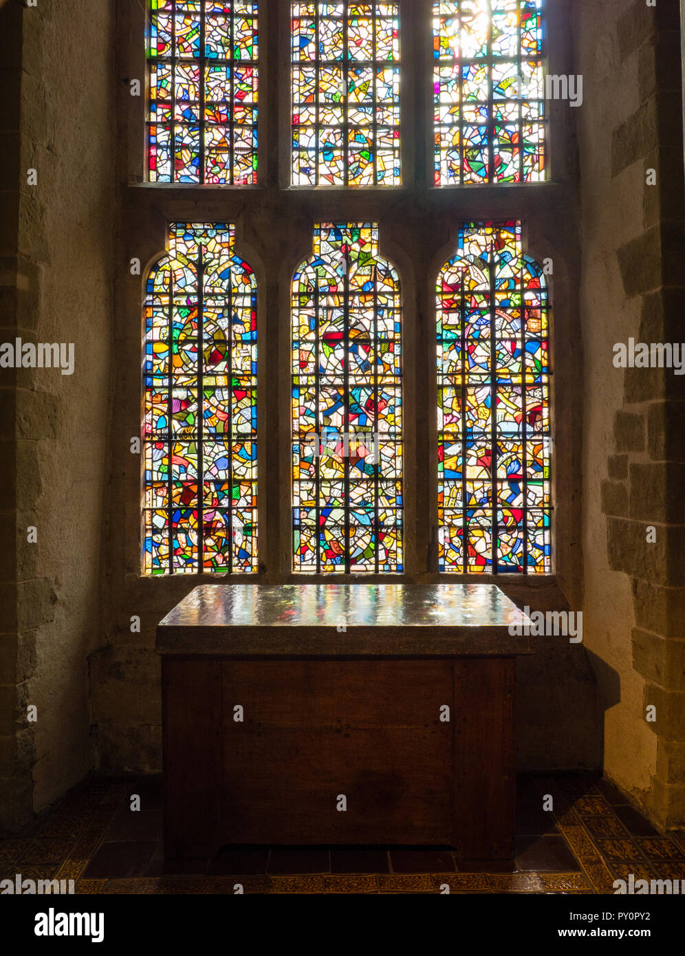 Stained Glass Window, Edwards the First Bedchamber, in St Thomas's