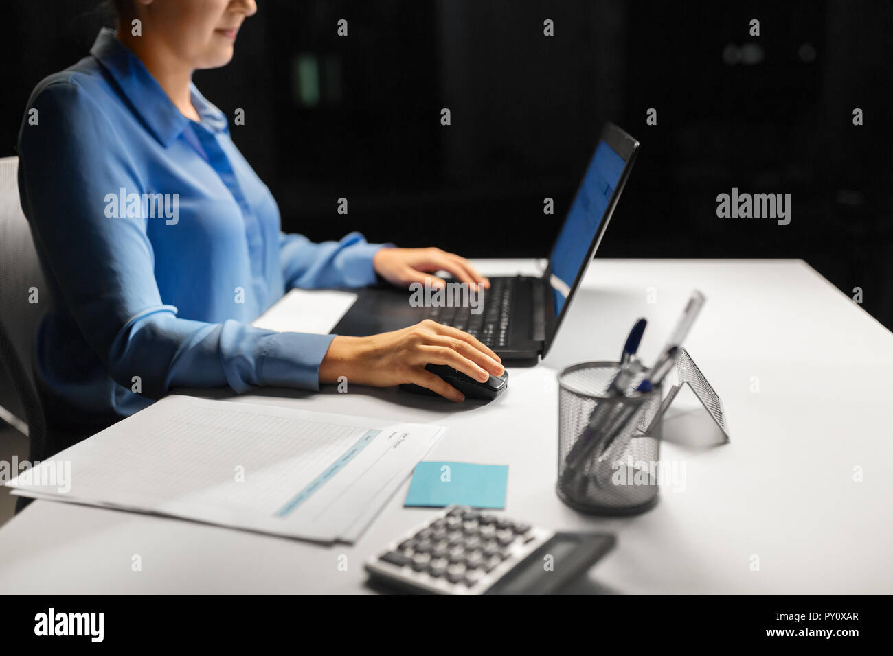 Office worker using computer mouse hi-res stock photography and images ...