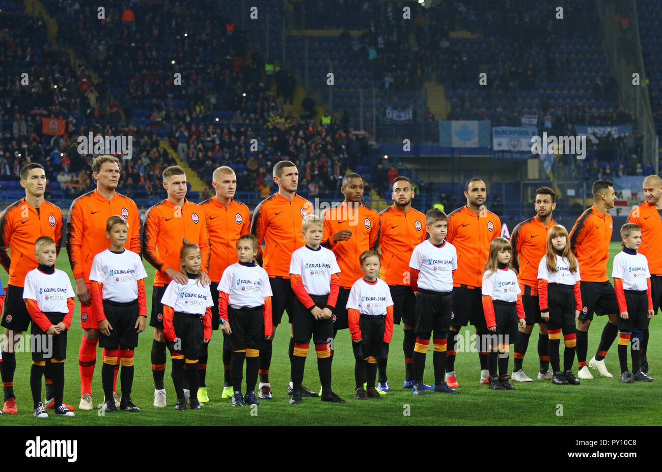 Champions league anthem hi-res stock photography and images - Alamy