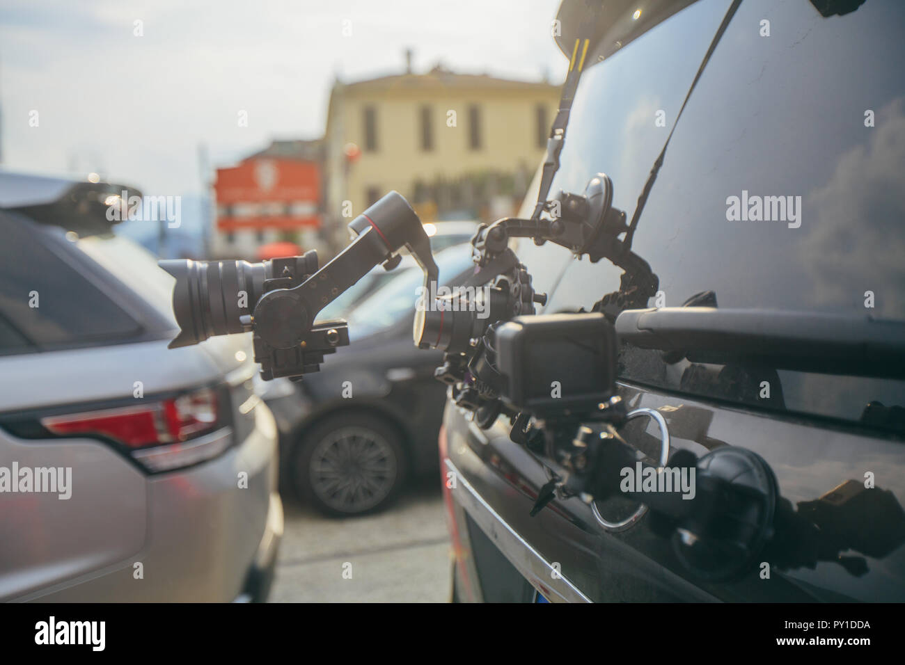 Camera gimbal on the car steadicam keeps on suckers on the auto car