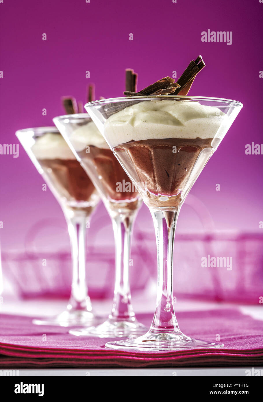Schokocreme mit Sahne in Glaesern Stock Photo
