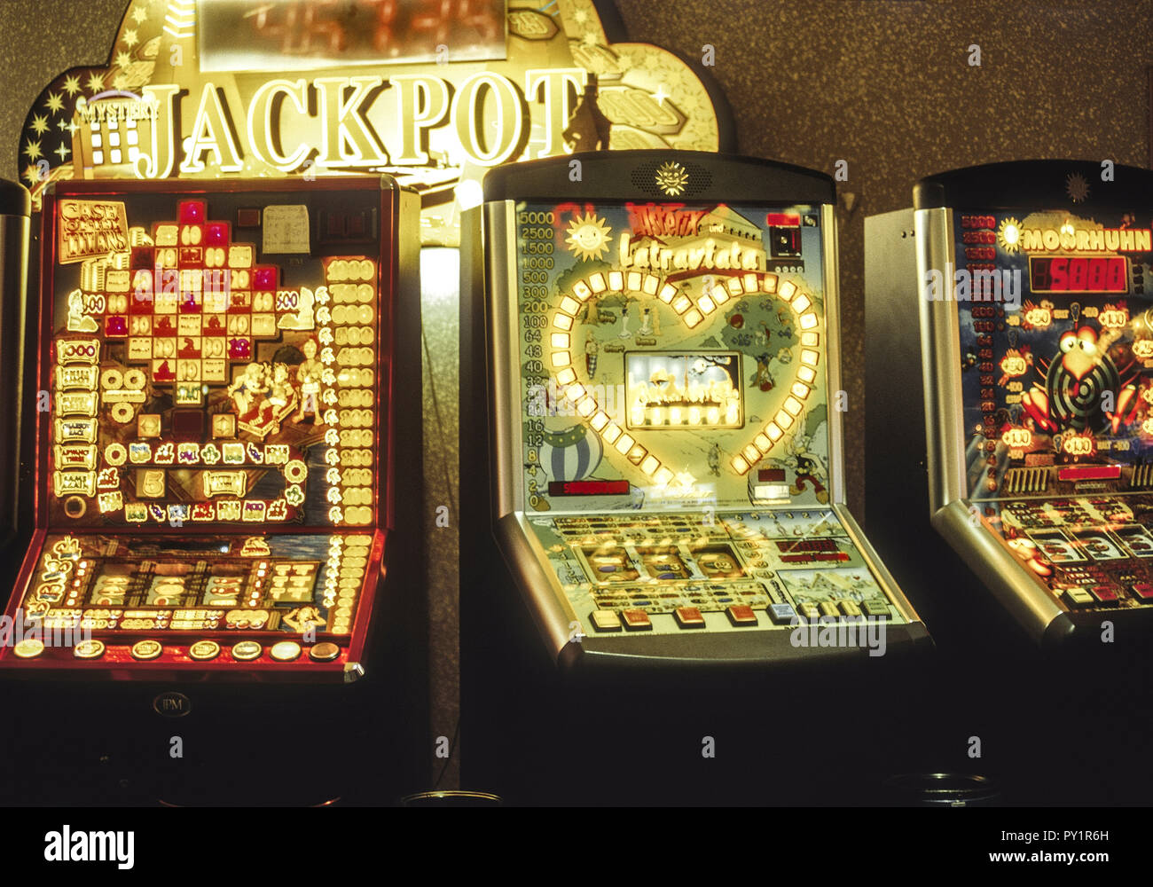 Spielautomaten in Spielsalon Stock Photo