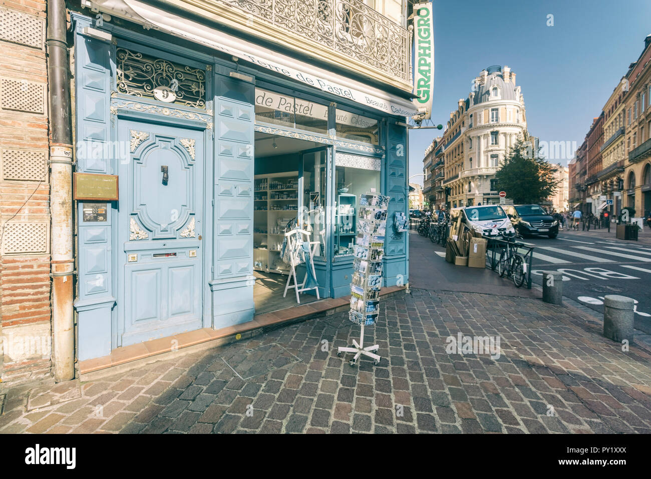 Gift shop Terre de Pastel at rue de Metz seen on sunny day, Toulouse, Occitanie, France Stock Photo