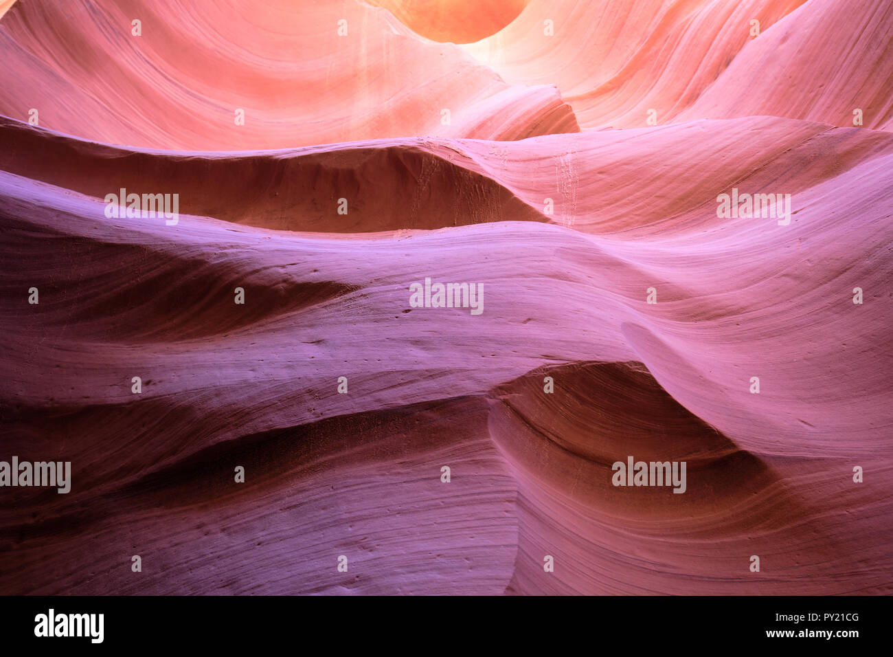 Horizontally layered patterns in the walls of the Antelope Canyon, Page ...