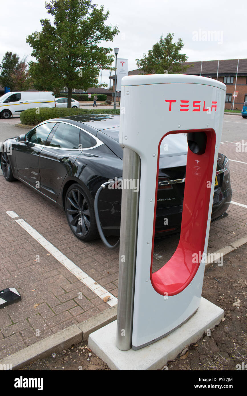 Recharging point electric cars motorway hires stock photography and images Alamy