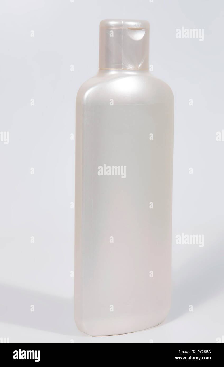white shampoo bottle isolated on a white background Stock Photo - Alamy
