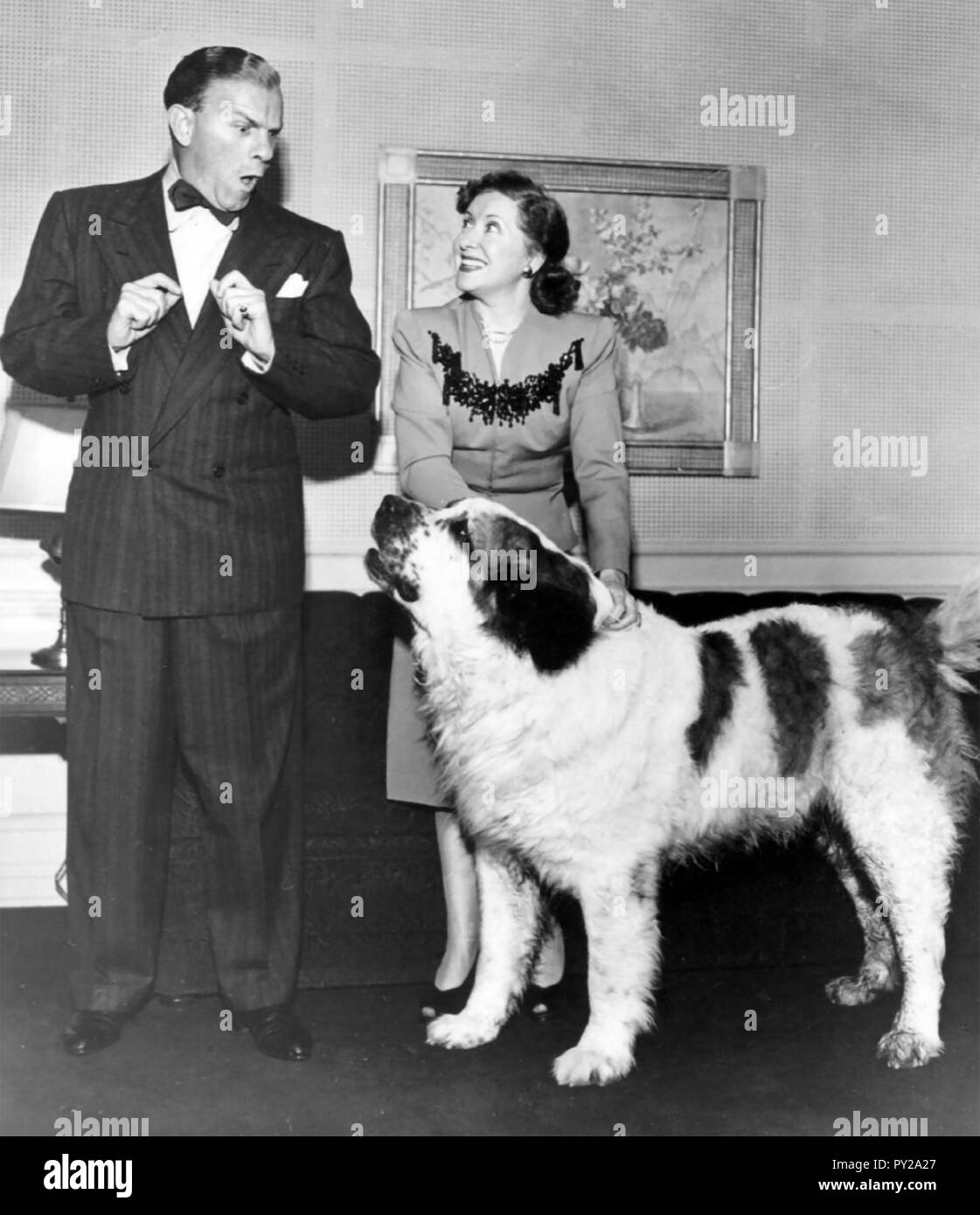 GEORGE BURNS and Gracie Allen.  American husband and wife comedy duo about 1946 Stock Photo