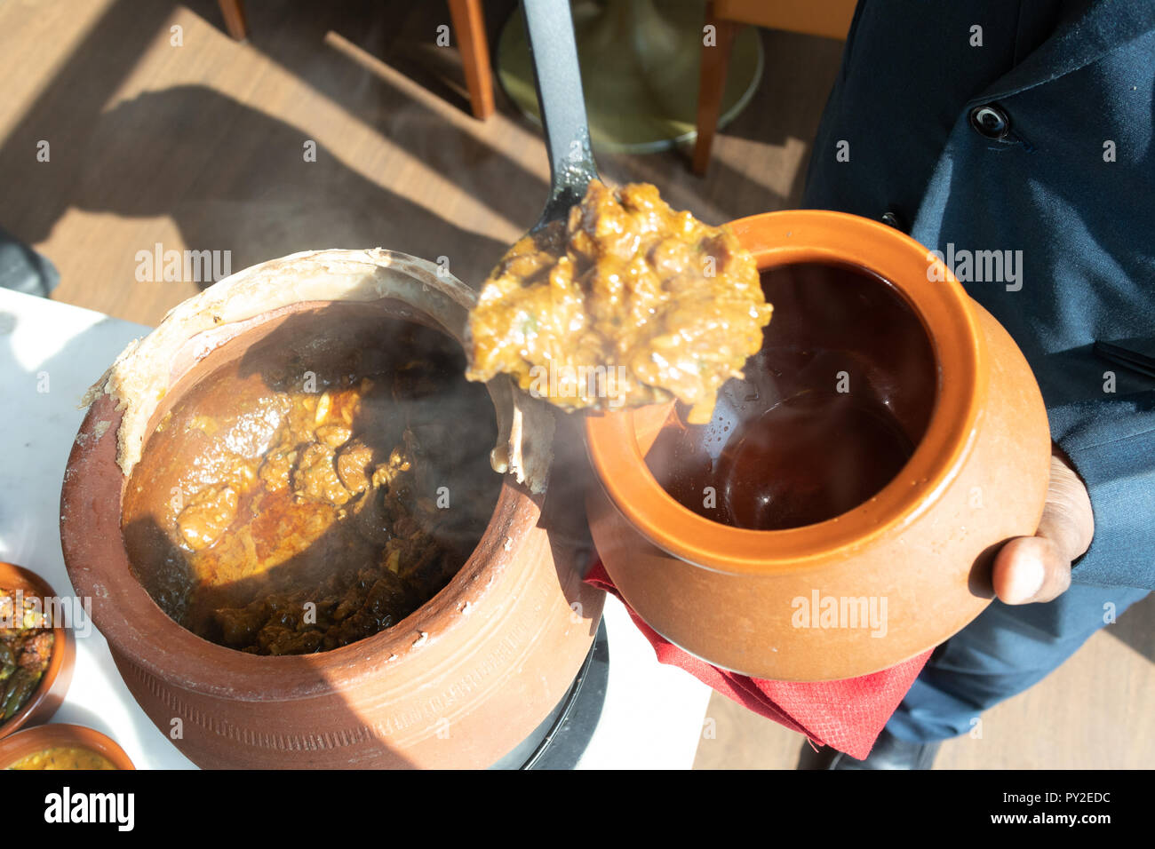 Clay cooking pots hires stock photography and images Alamy