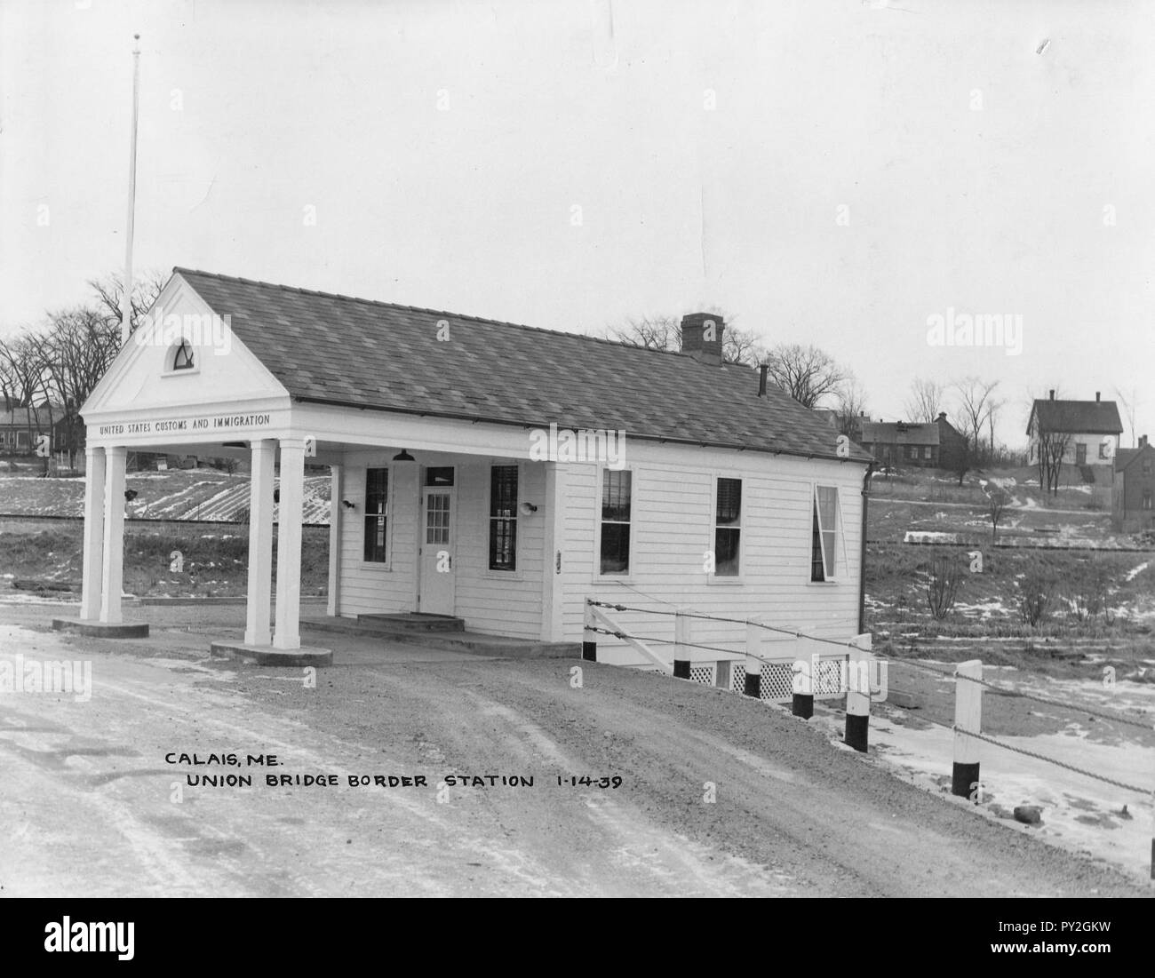 Calais Maine Union Bridge Border Station Stock Photo Alamy