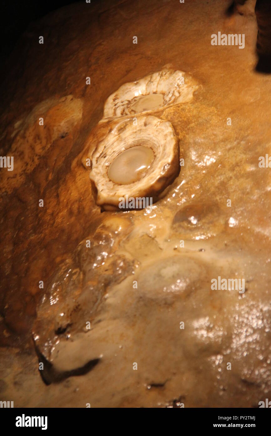 Underground rock formation hires stock photography and images Alamy