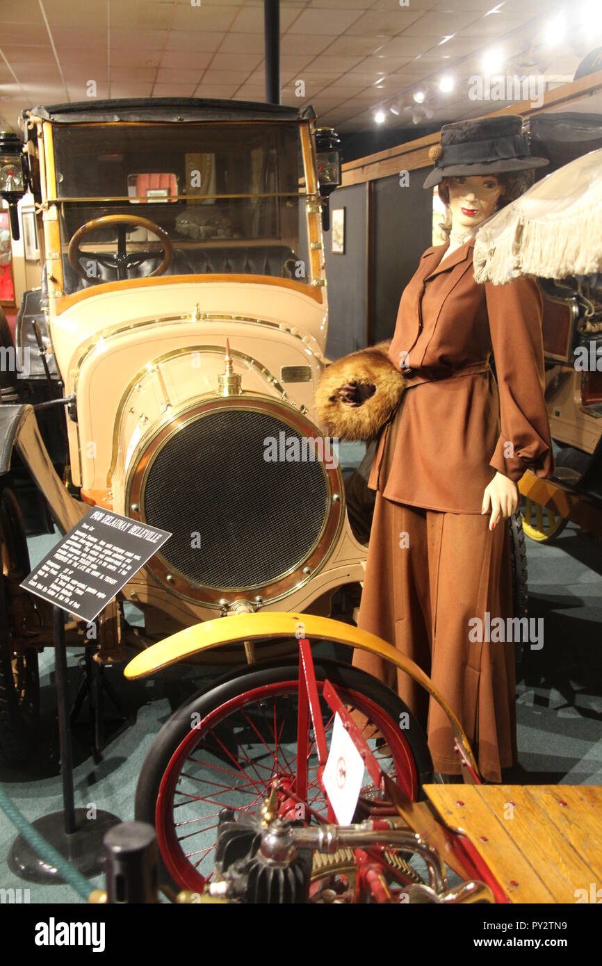 Display At The Car And Carriage Caravan Museum Luray Caverns Va Usa Stock Photo Alamy