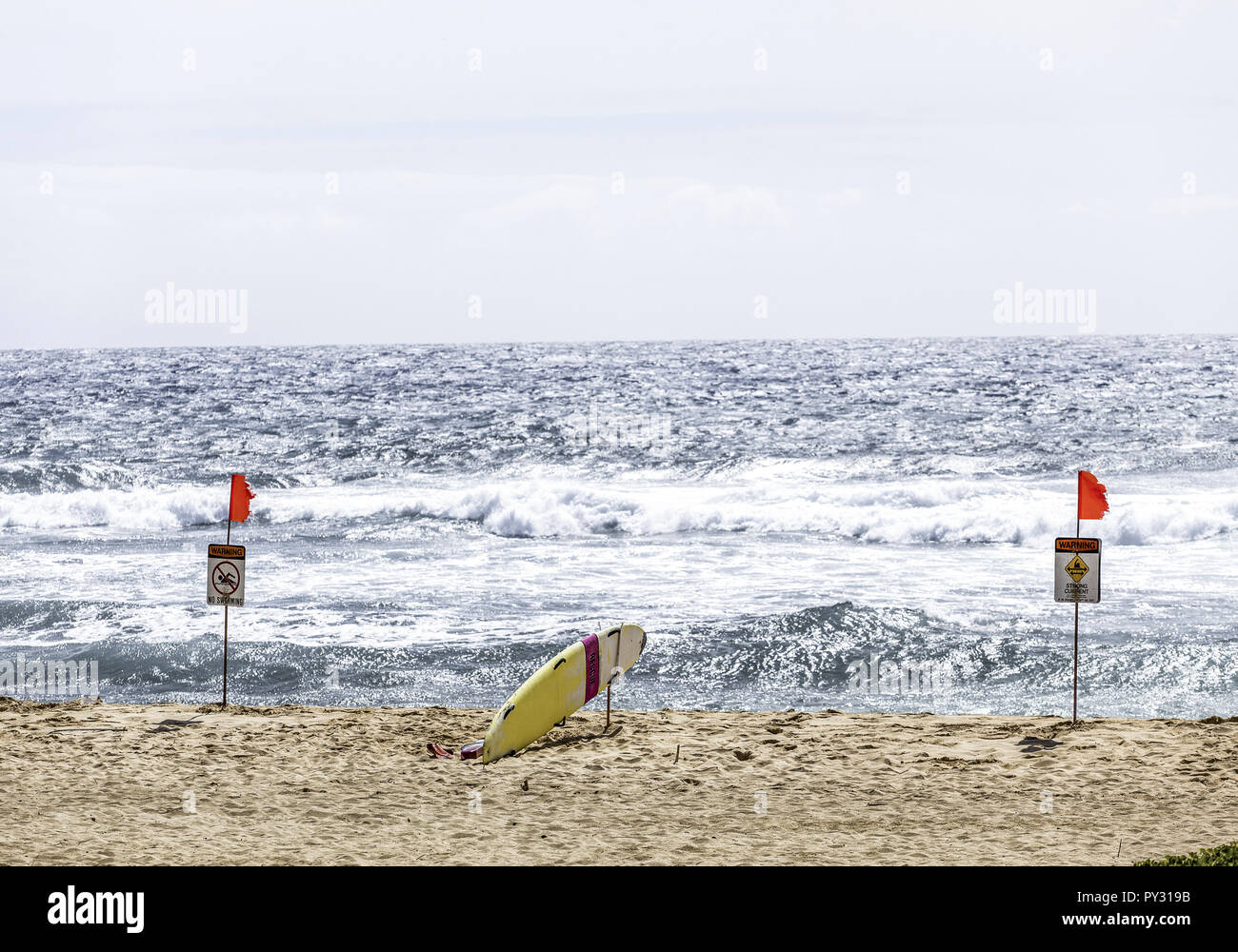 Strand mit Surfbrett auf Hawaii, Big Island, USA Stock Photo
