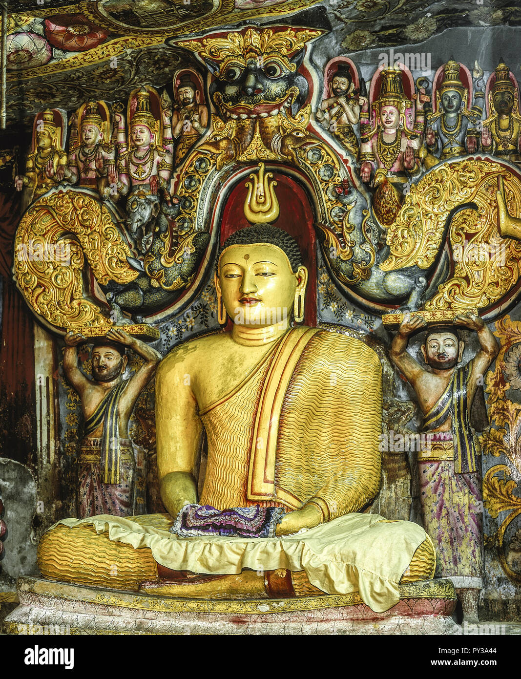 Sitzende Buddhafigur, Felsentempel, Aluvihara, Sri Lanka Stock Photo