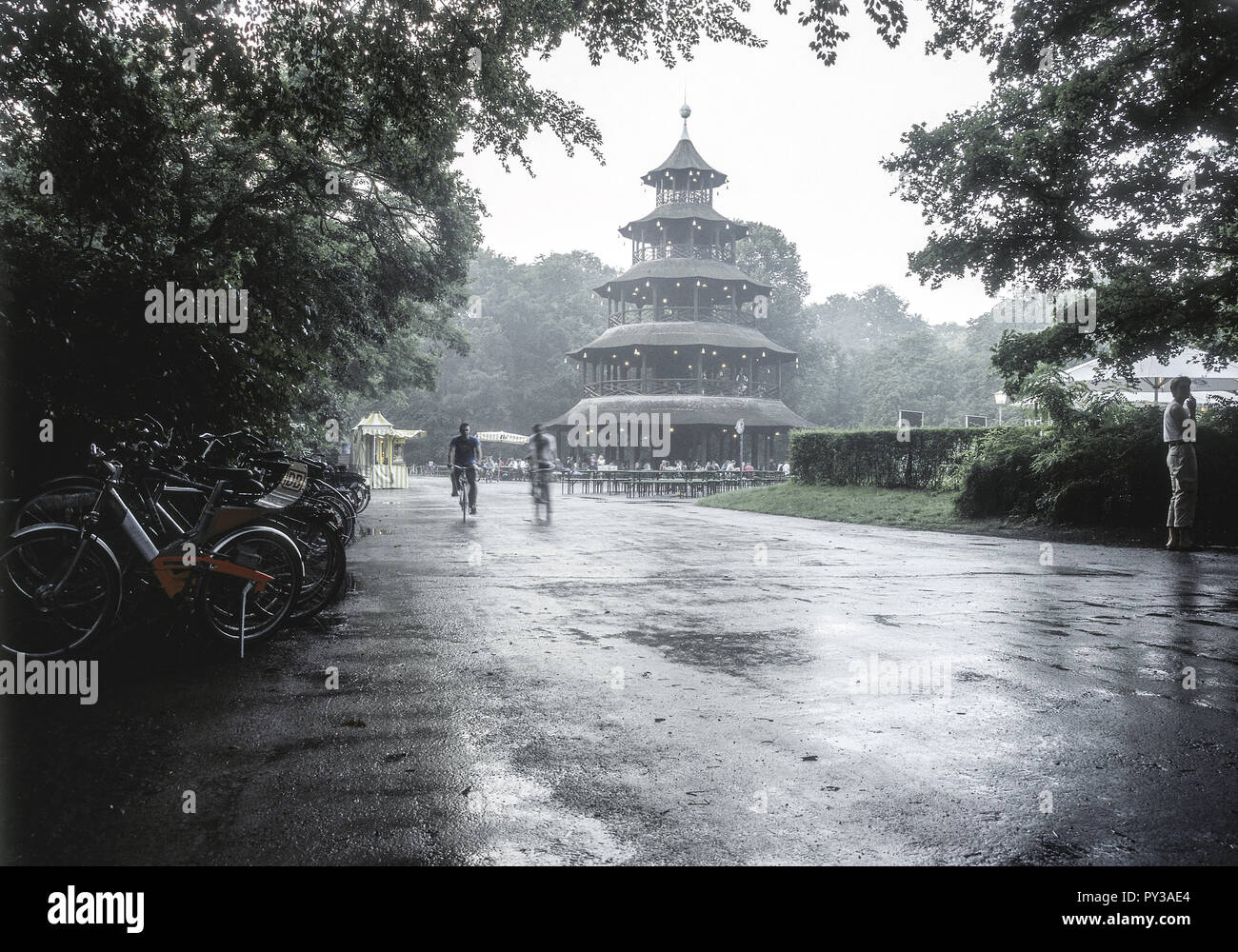 Chinesischer Turm im Englischen Garten, Muenchen, Bayern Stock Photo