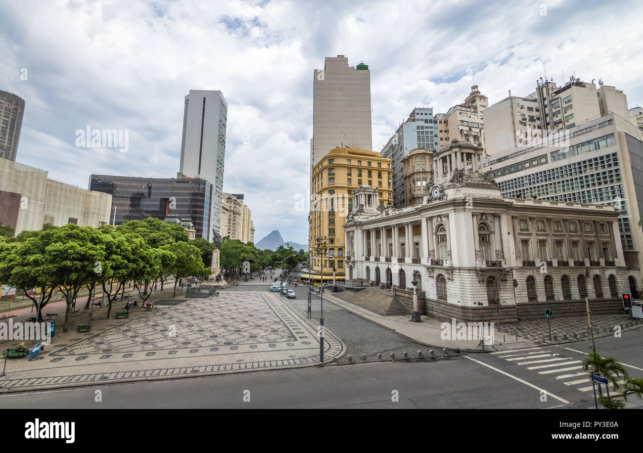 Rio de Janeiro City Hall at Floriano Square in Cinelandia - Rio de ...