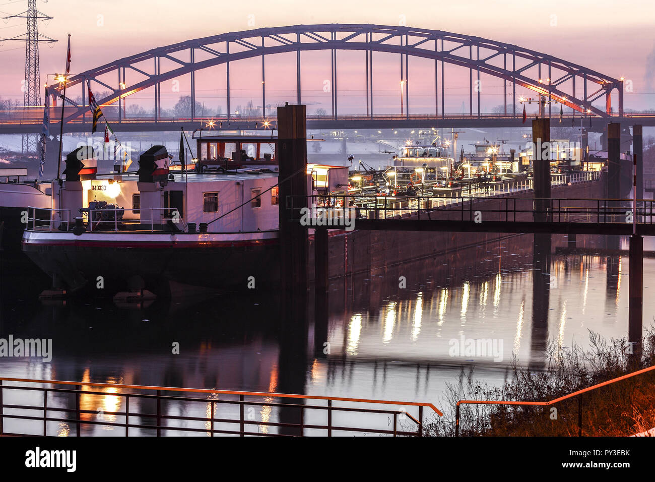 Duisburger Hafen Nordrhein Westfalen Deutschland Stock Photo Alamy