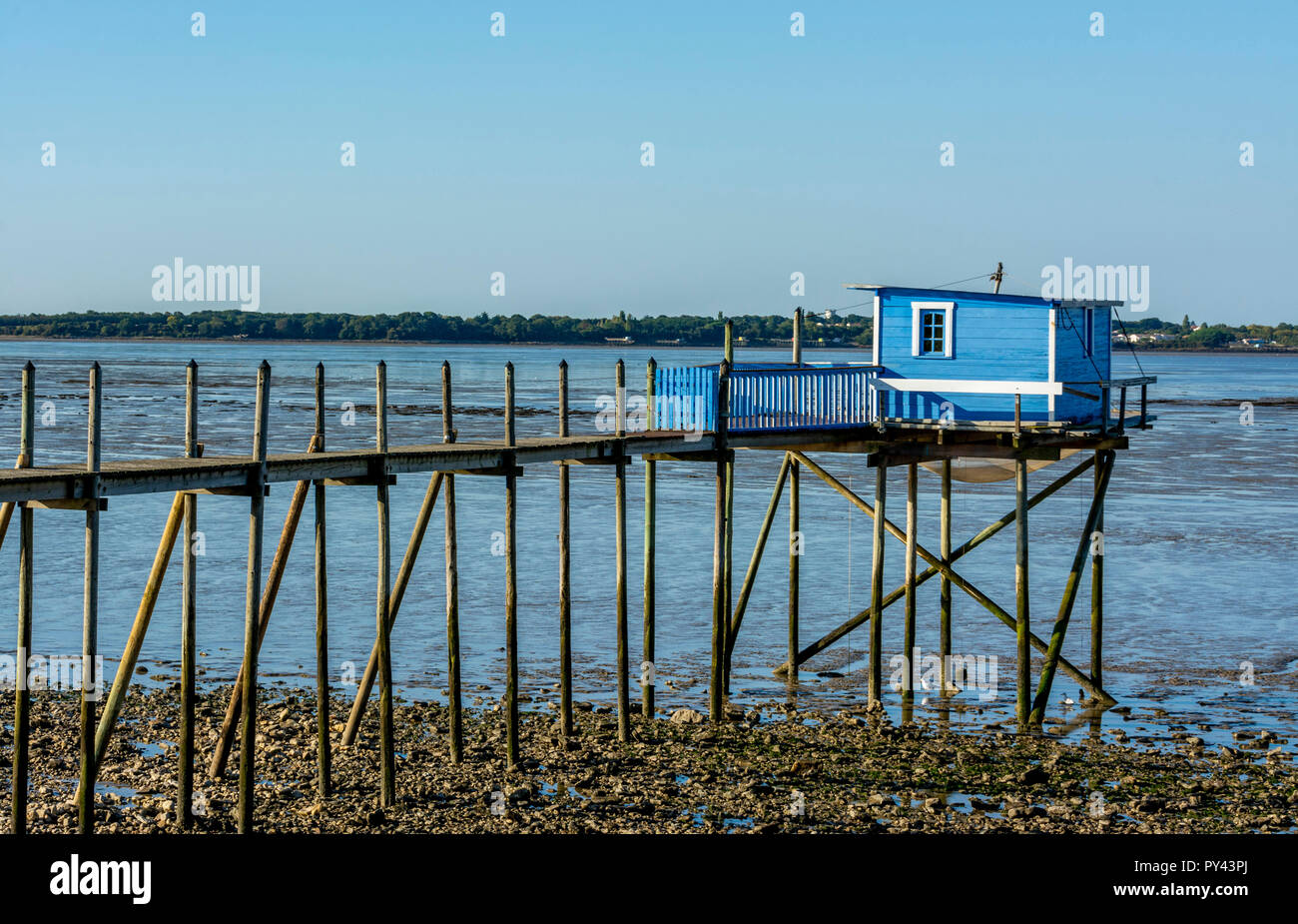 Traditional fishing huts on stilts (carrelets) near Châtelaillon-Plage , Charente Maritime, Nouvelle-Aquitaine, France Stock Photo