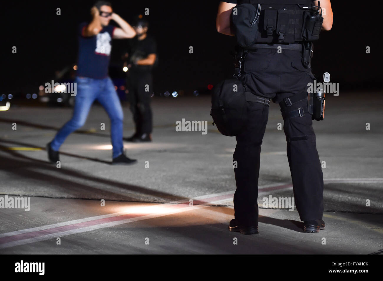 Hostage rescue hires stock photography and images Alamy