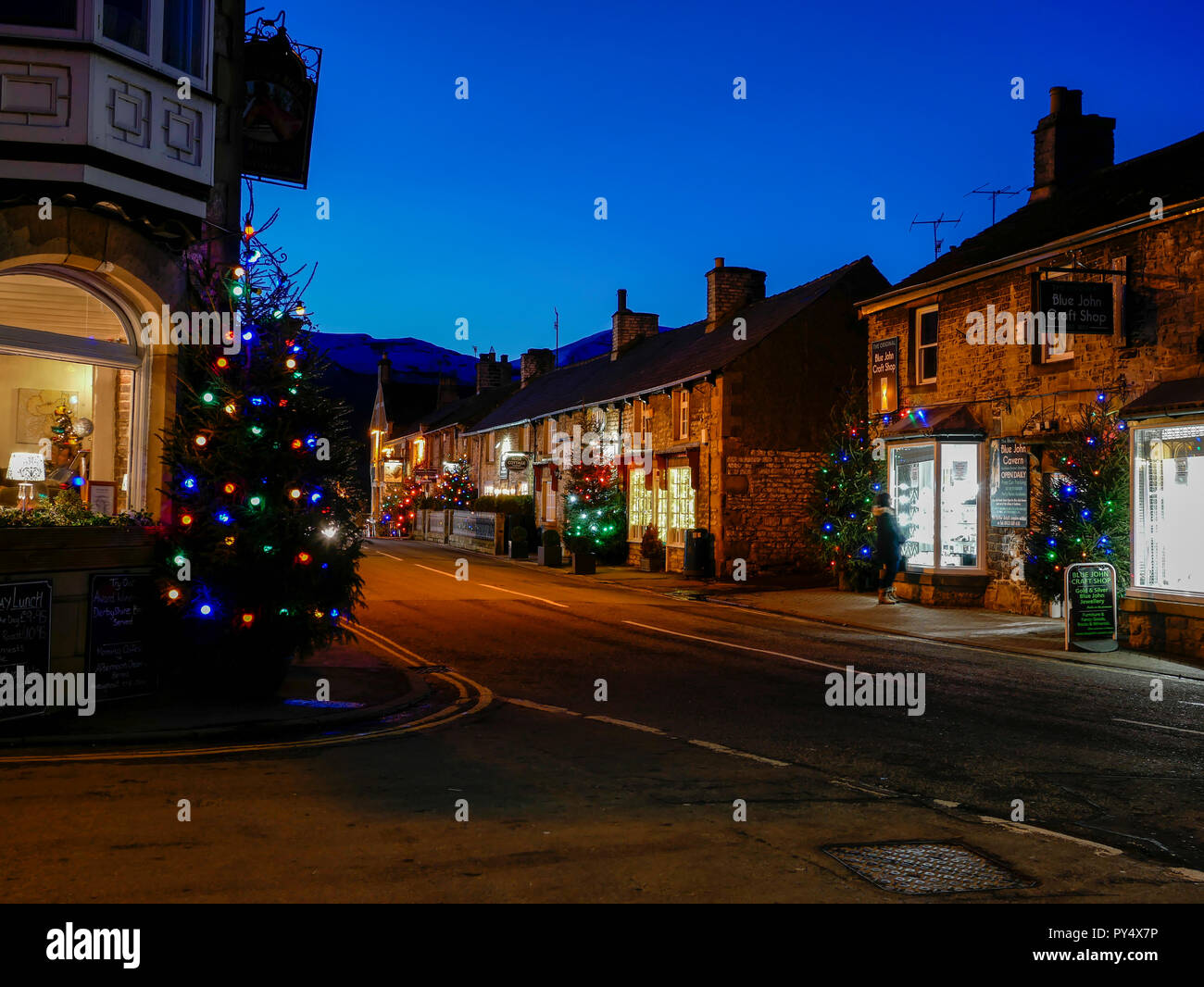 Peak District village of Castleton at Christmas Derbyshire England Stock Photo