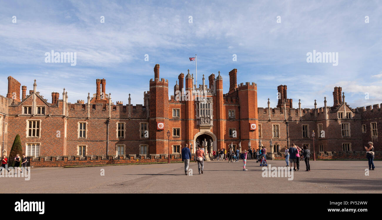Hampton Court Palace,Surrey,England,UK Stock Photo Alamy