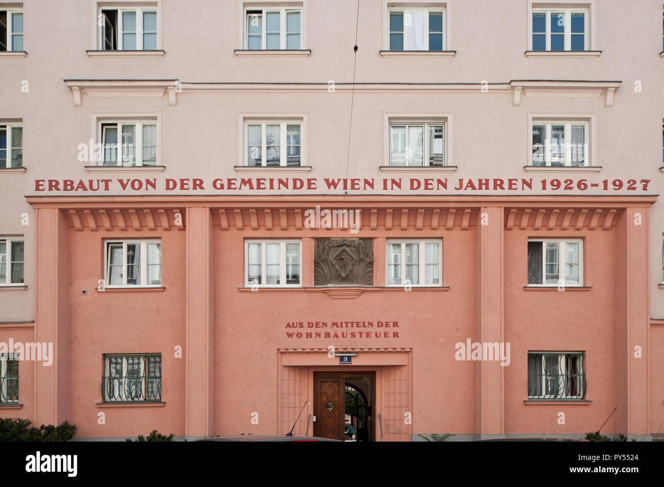Wien, Gemeindebau des 'Roten Wien' - Vienna, Council Tenement Block
