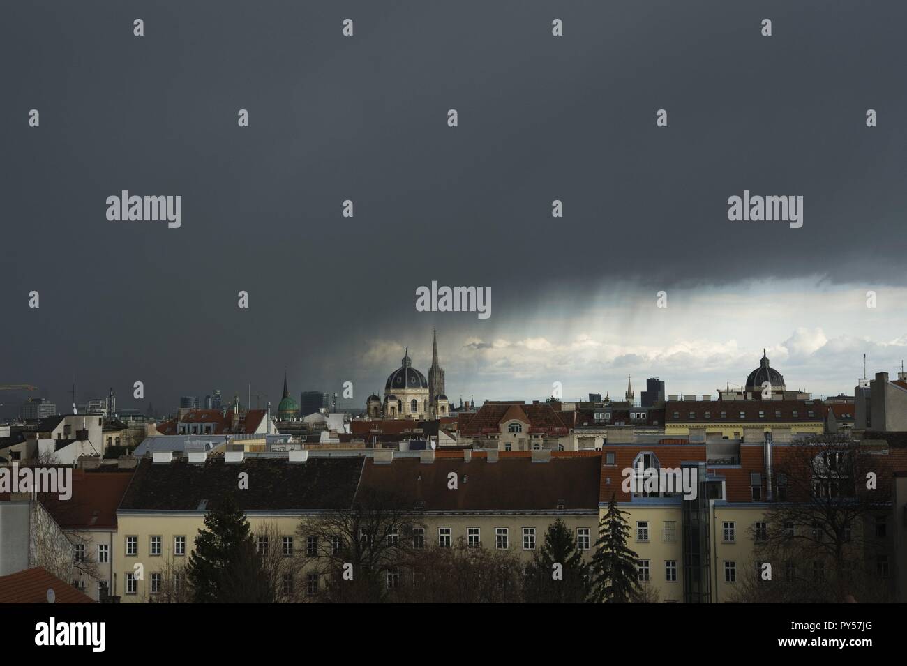 Wien, Stadtpanorama, Gewitter - Vienna, Panorama, Thunderstorm Stock Photo