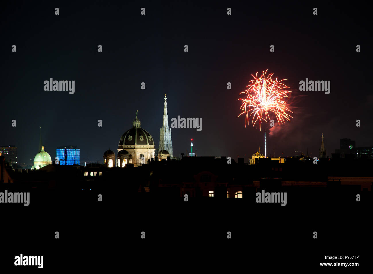 Wien, Innenstadt, Panorama mit Feuerwerk - Vienna, Fireworks Stock Photo