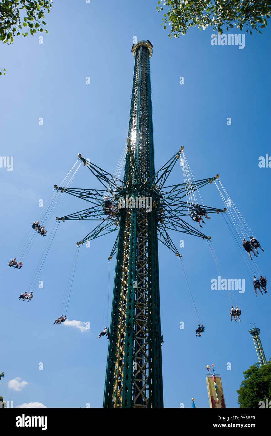 Wien, Prater, Kettenkarussell - Vienna, Wurstelprater Stock Photo - Alamy