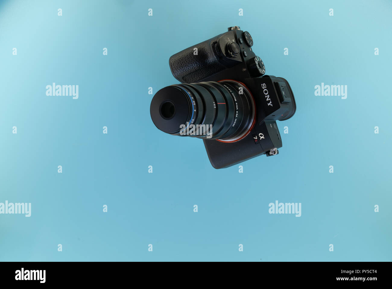 27. 08. 2018, BERLIN, GERMANY, Sony Alpha a 7 R III ILCE-7RM3 Mirrorless  Digital Camera with Laowa 25mm F2.8 2.5-5x Ultra Macro lens Stock Photo -  Alamy