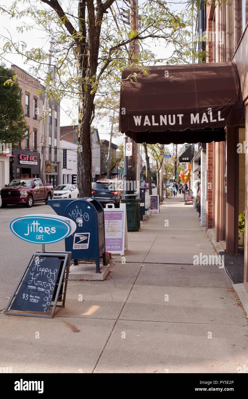 The Walnut Mall awning on Walnut Street in the Shadyside neighborhood of  Pittsburgh, Pennsylvania, USA Stock Photo - Alamy