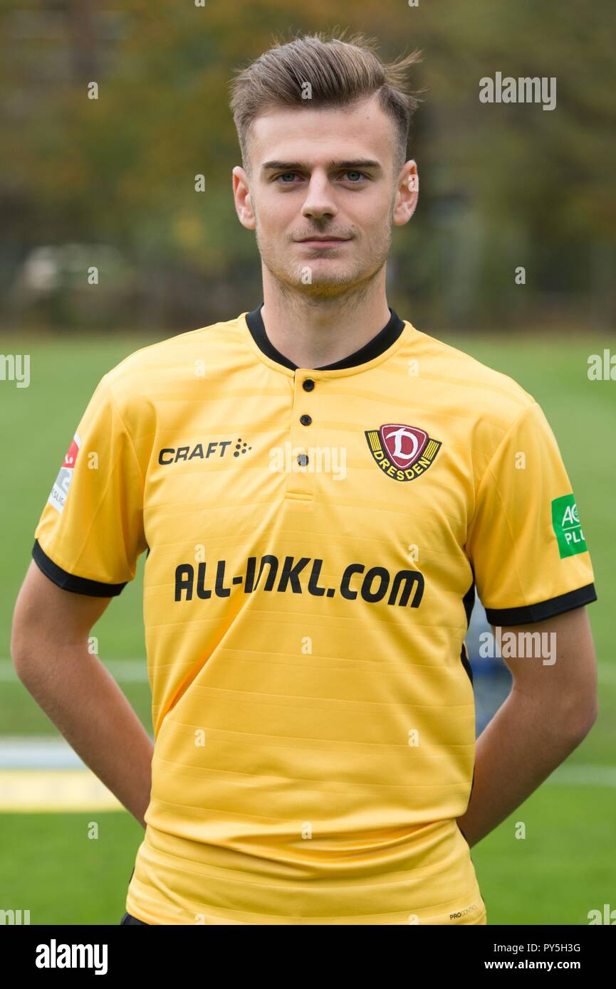 Dresden Germany 25th Oct 2018 Football 2nd Bundesliga Photo Shoot Sg Dynamo Dresden For The Season 2018 19 On The Training Ground In The Great Garden Max Kulke Credit Sebastian Kahnert Dpa Zentralbild Zb Dpa Alamy Live News