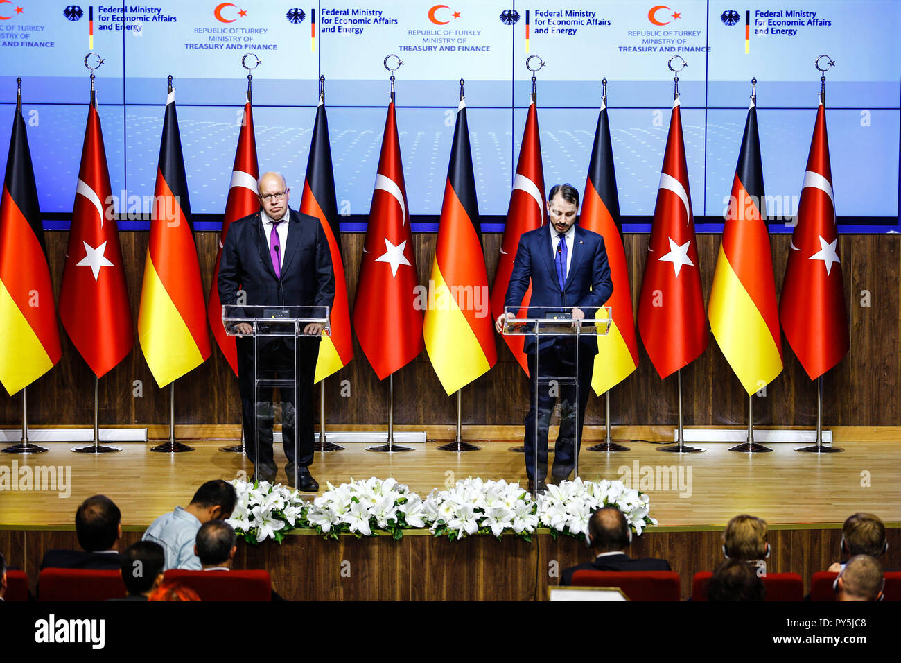 Ankara, Turkey. 25th Oct, 2018. Turkish Minister of Finance and Treasury Berat Albayrak (R) speaks during a press conference with German Minister for Economic Affairs and Energy Peter Altmaier after their meeting. Credit: Ahmed Deeb/dpa/Alamy Live News Stock Photo