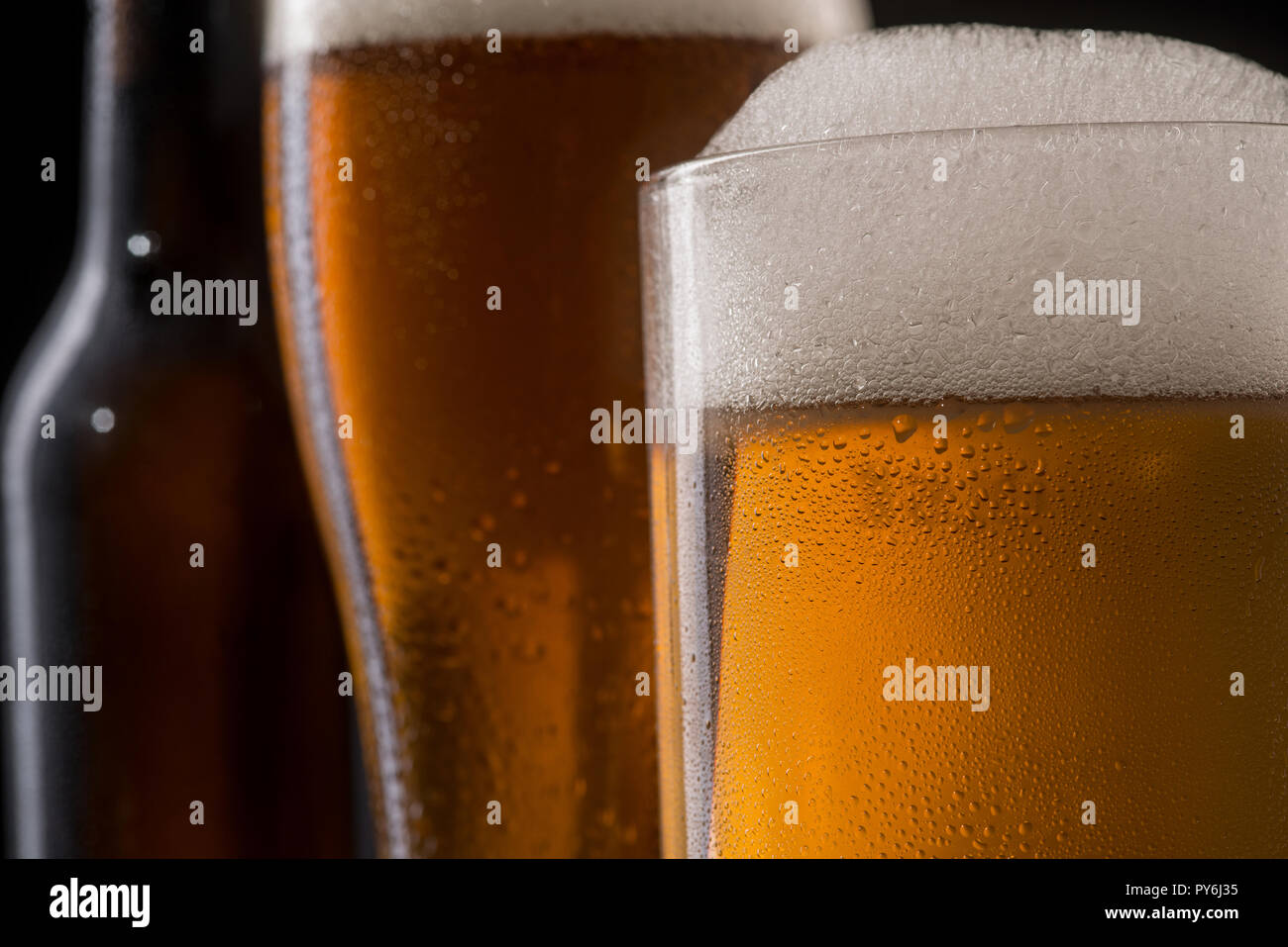 https://c8.alamy.com/comp/PY6J35/close-view-on-beer-PY6J35.jpg