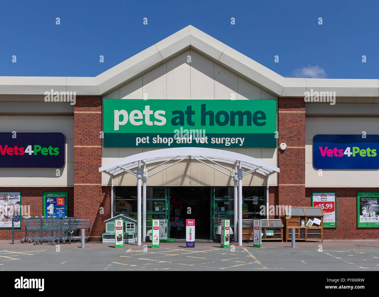 Warrington branch of Pets at Home with Vets4pets inside Stock Photo